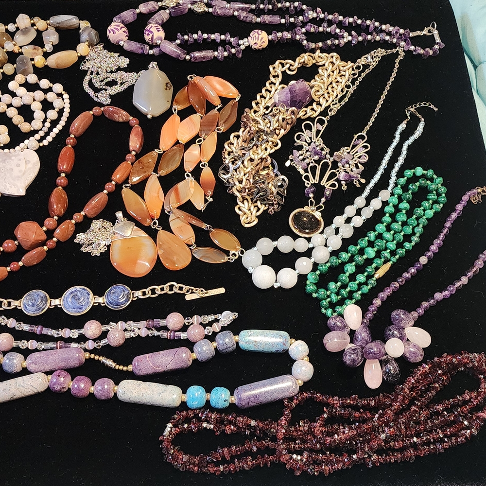 18pc Vintage Natural Stone Jewerly Lot